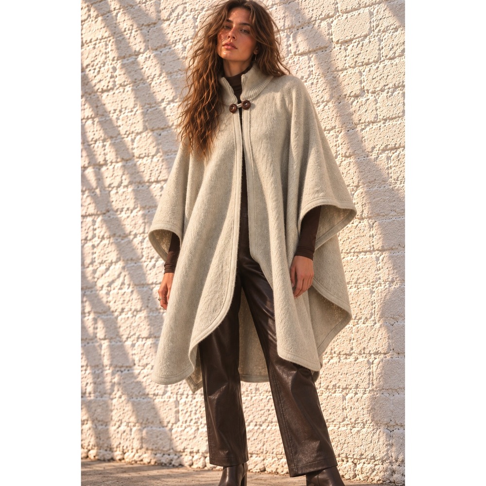 Vintage Saya Art Beige Wool Knit Poncho Cape Turtleneck OS